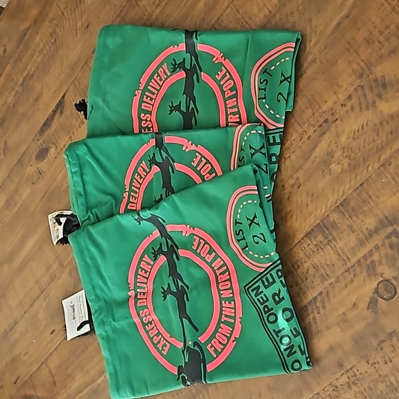 SET OF 3 BRAND NEW - Christmas ๐ Present Large Holiday Cotton Bags (19" x 26") - Picture 1 of 3